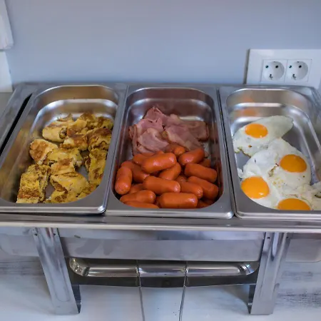 Apartahotel Niriides 3*