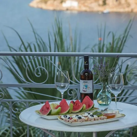 Hotel apartamentowy Niriides