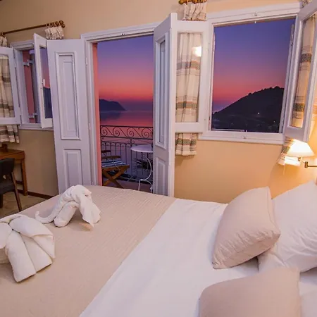 Niriides Apartahotel Symi