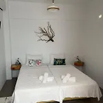 Niriides Lejlighedshotel Simi