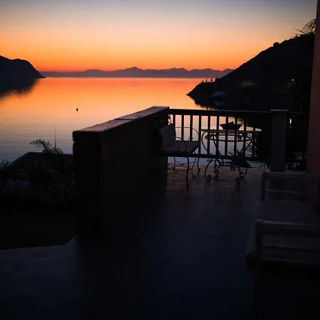 Niriides Hotel Apartments