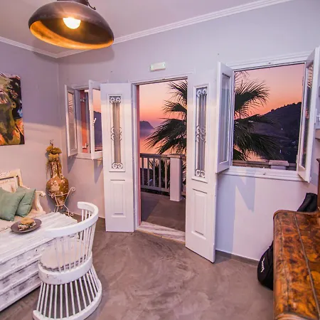Niriides Aparthotel Sými