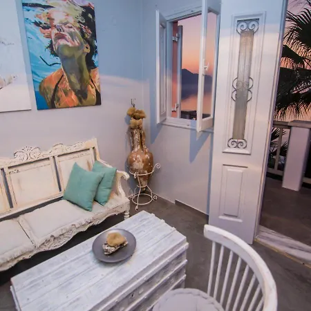 Niriides Hotel Apartments 3*