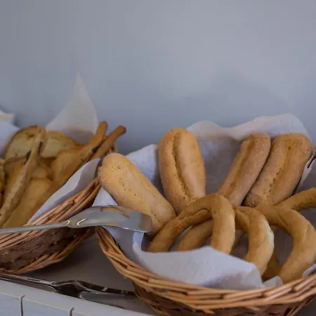 Niriides 3* סימי