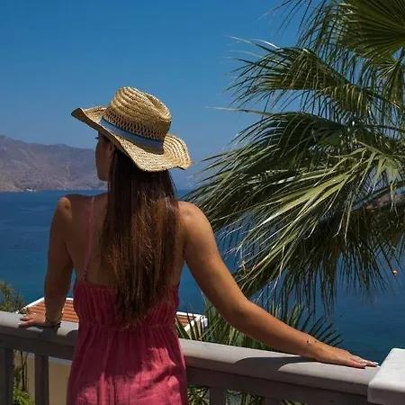 Niriides Hotel Apartments 3*