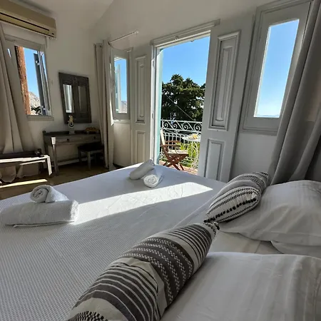 Niriides Hotel Apartments