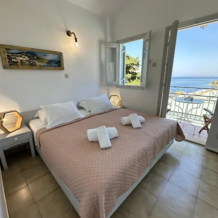 Niriides Hotel Apartments Aparthotel